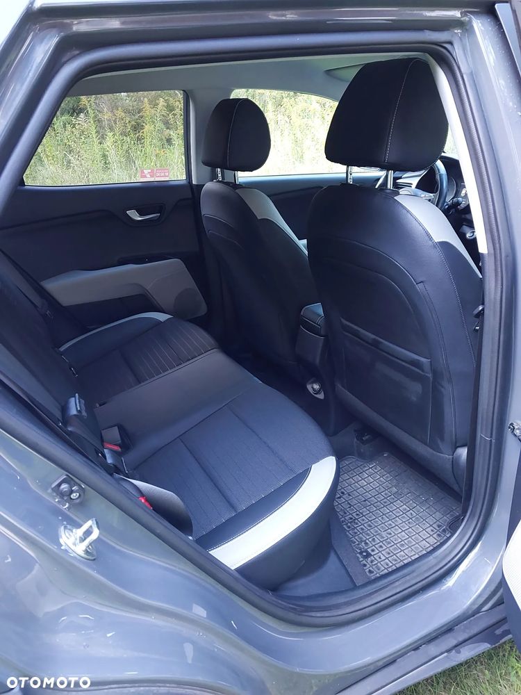 Kia Stonic - 10