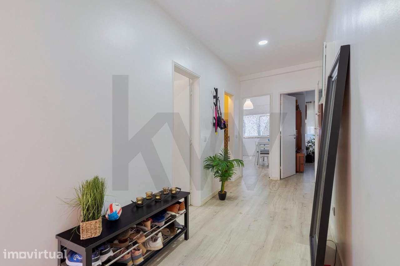 Apartamento T2 c/ Varanda Onde a Luz Encontra o Acolhimento | Amora - - Grande imagem: 3/34
