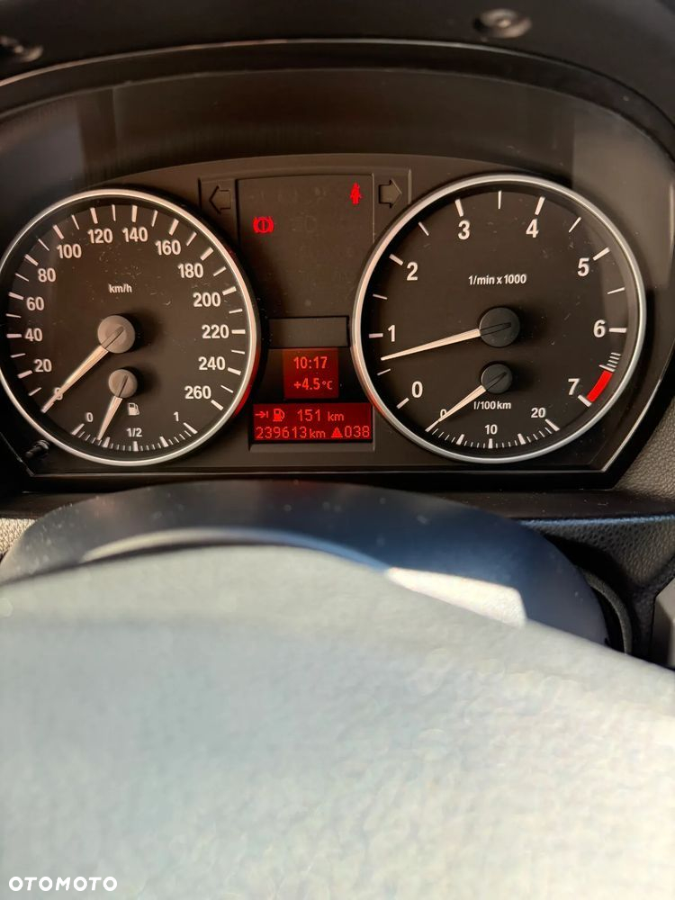 BMW Seria 3 318i - 11
