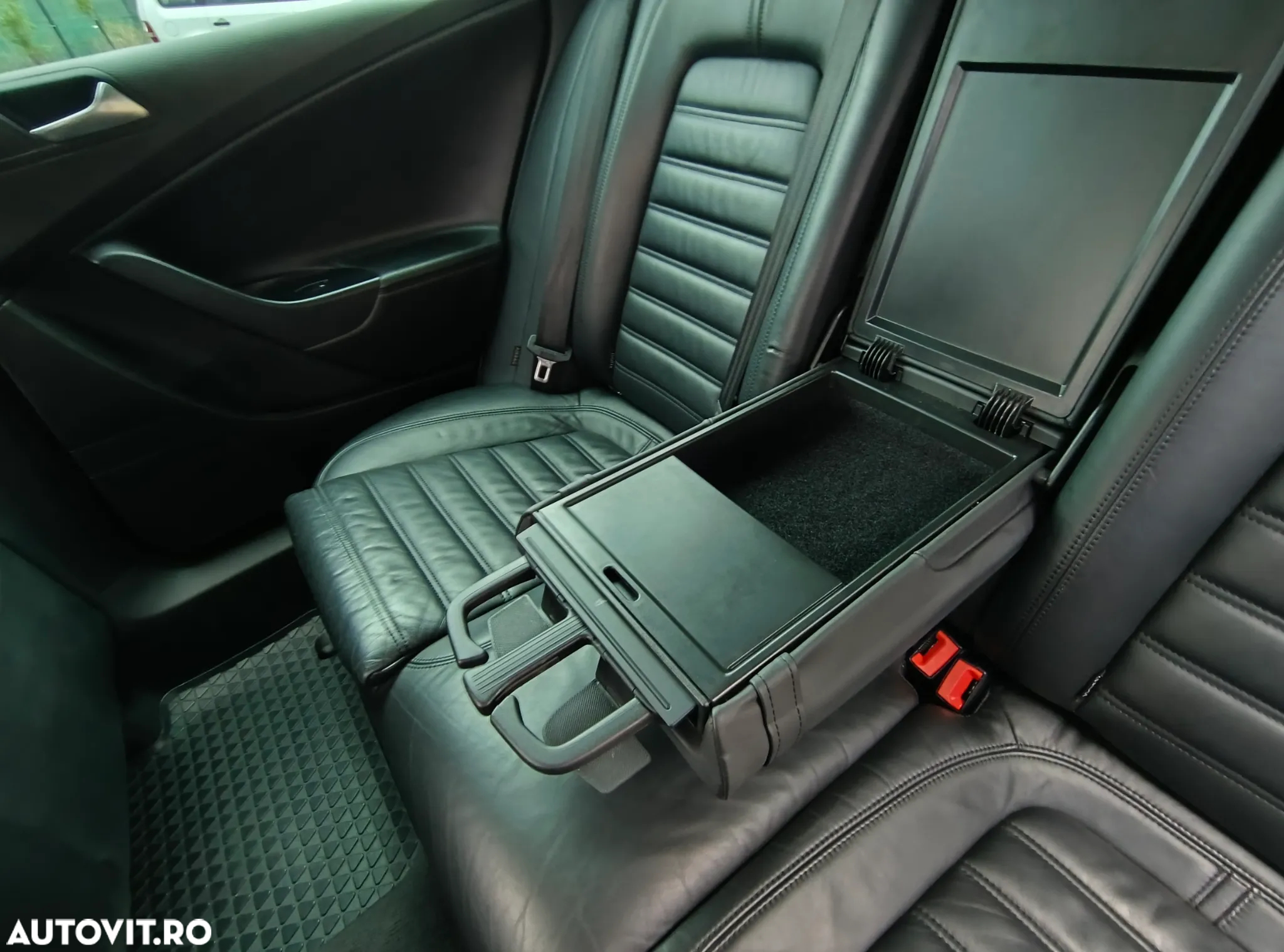 Volkswagen Passat - 13