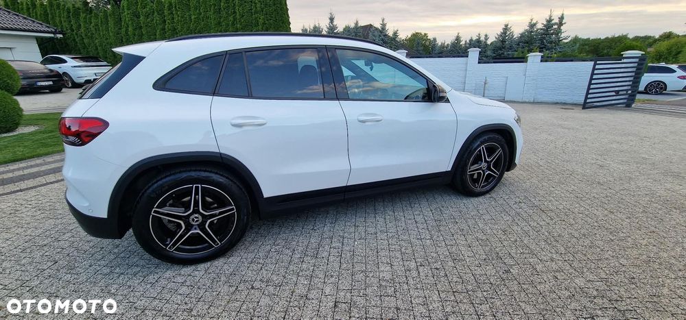 Mercedes-Benz GLA - 11