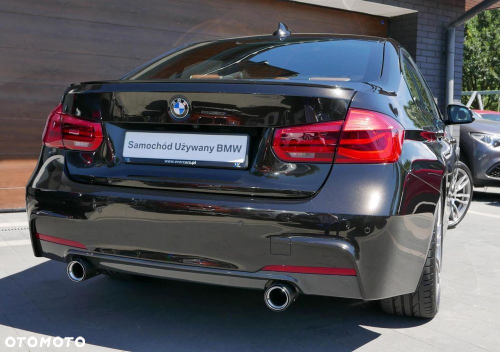 BMW Seria 3 330i M Sport - 12