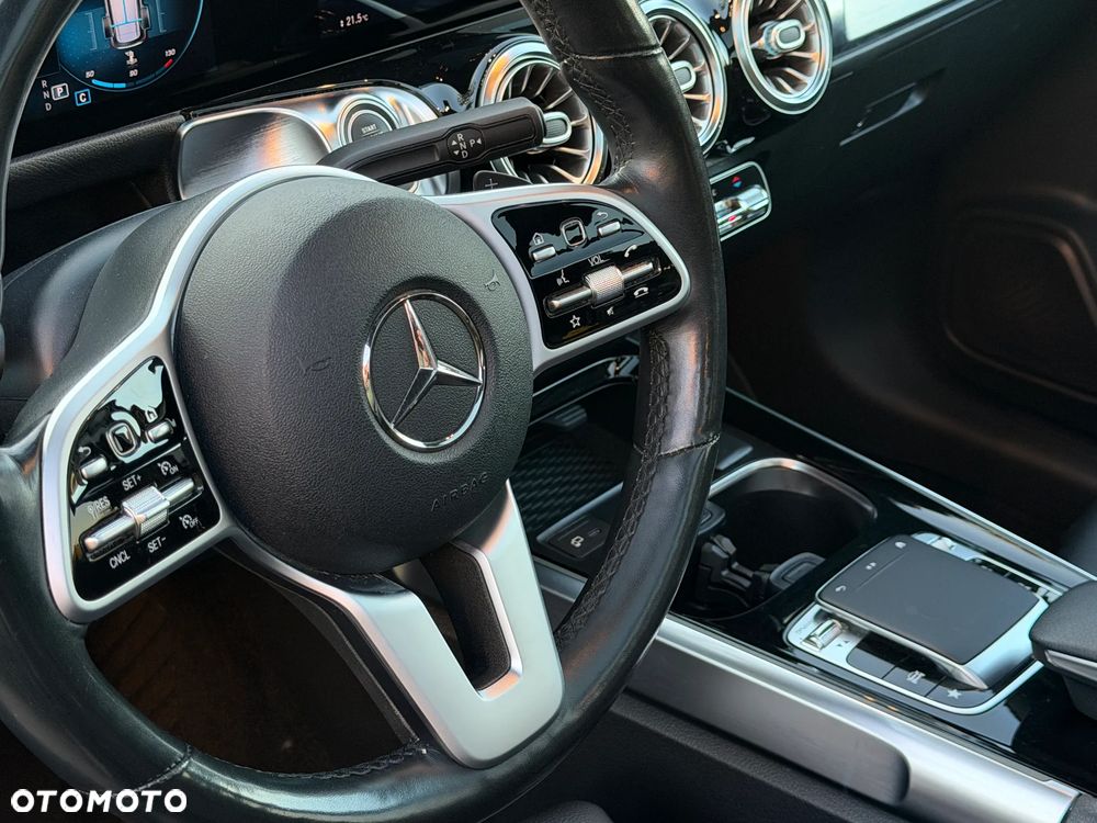 Mercedes-Benz GLB - 22