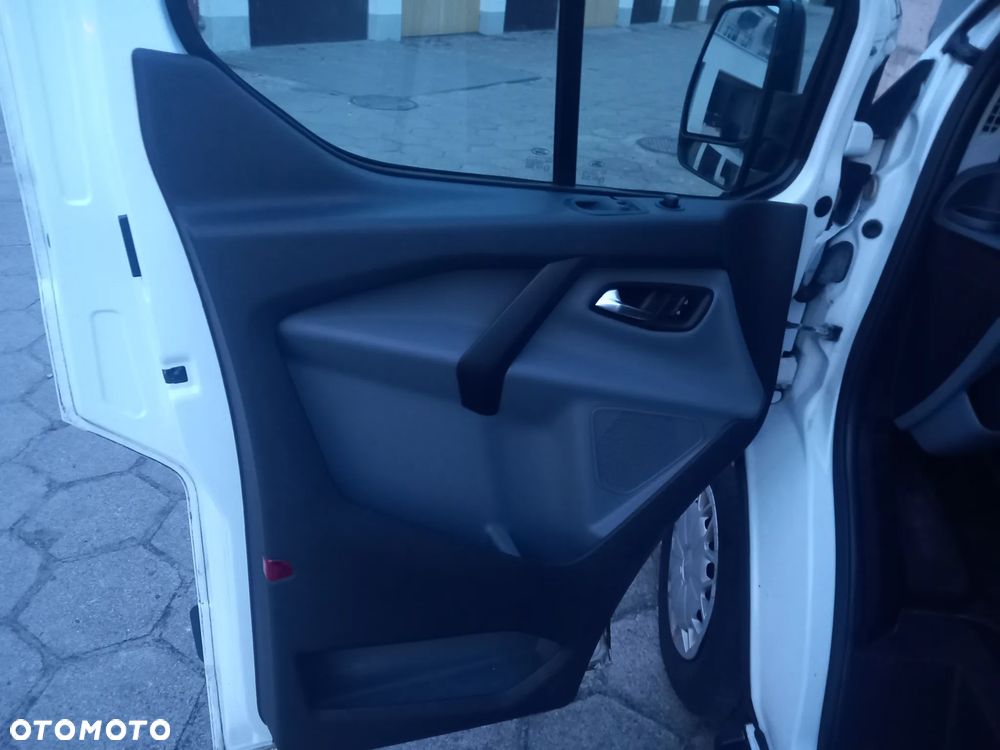 Ford TRANSIT CUSTOM - 26