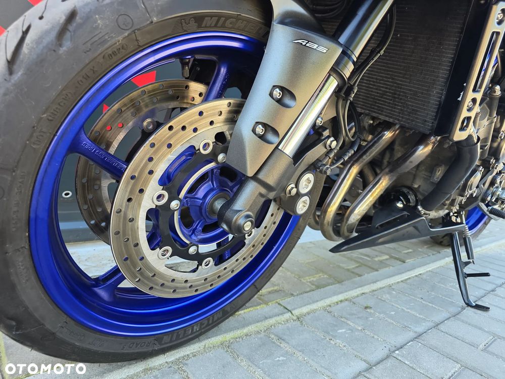 Yamaha FZ8 - 16