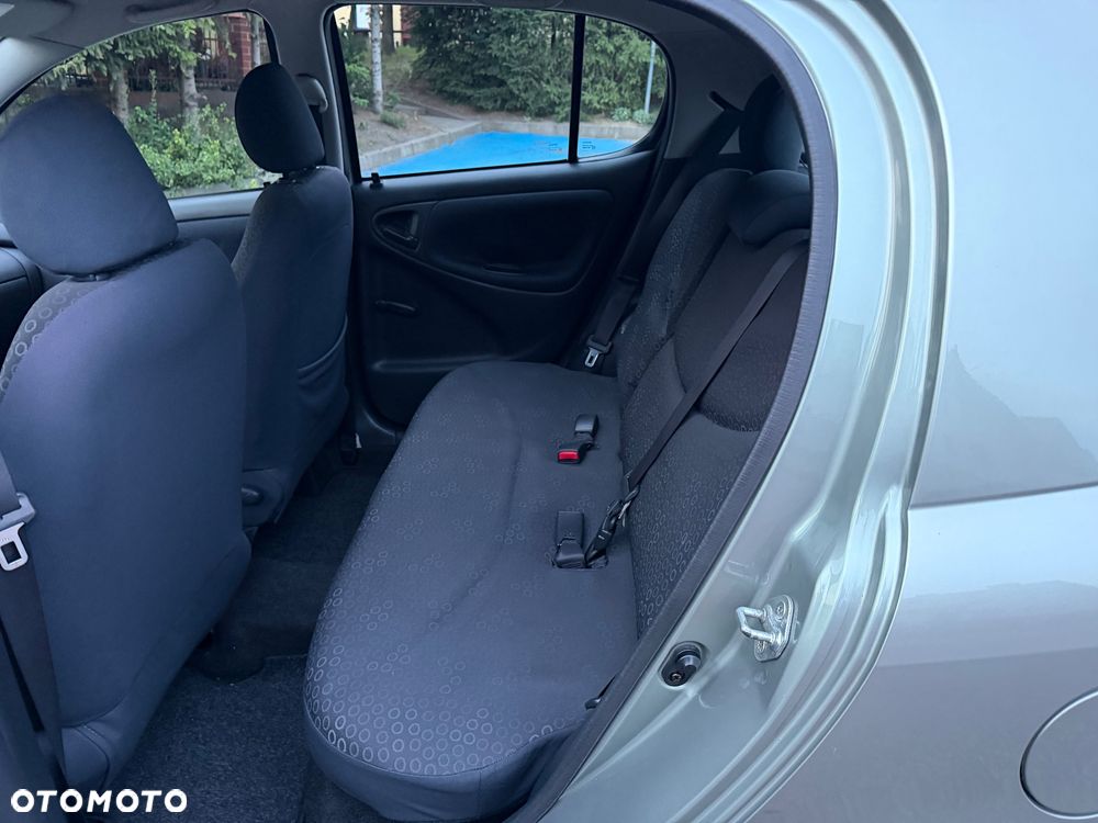 Toyota Yaris 1.0 Sol - 17