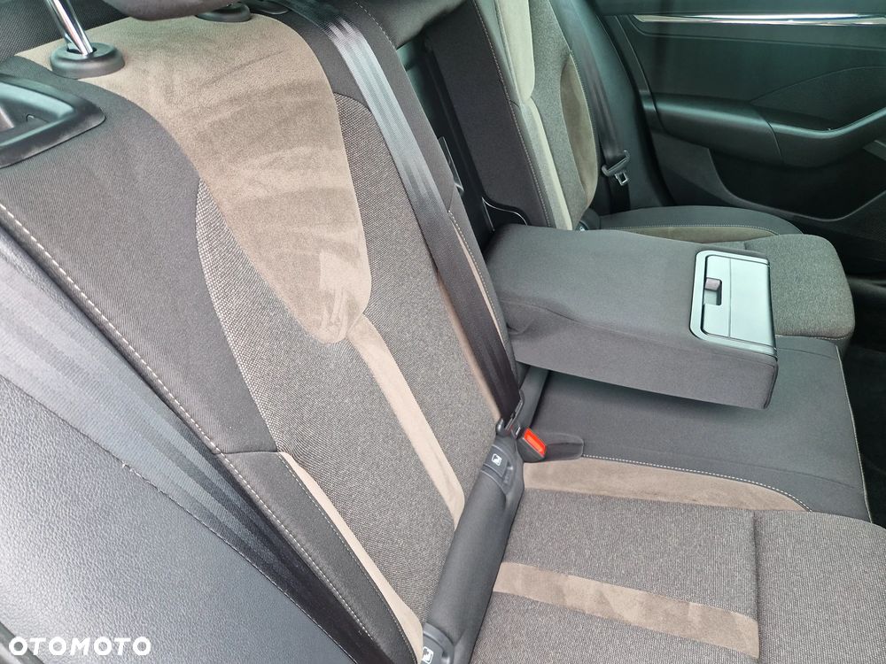 Skoda Octavia 2.0 TDI 4x4 DSG Scout - 19