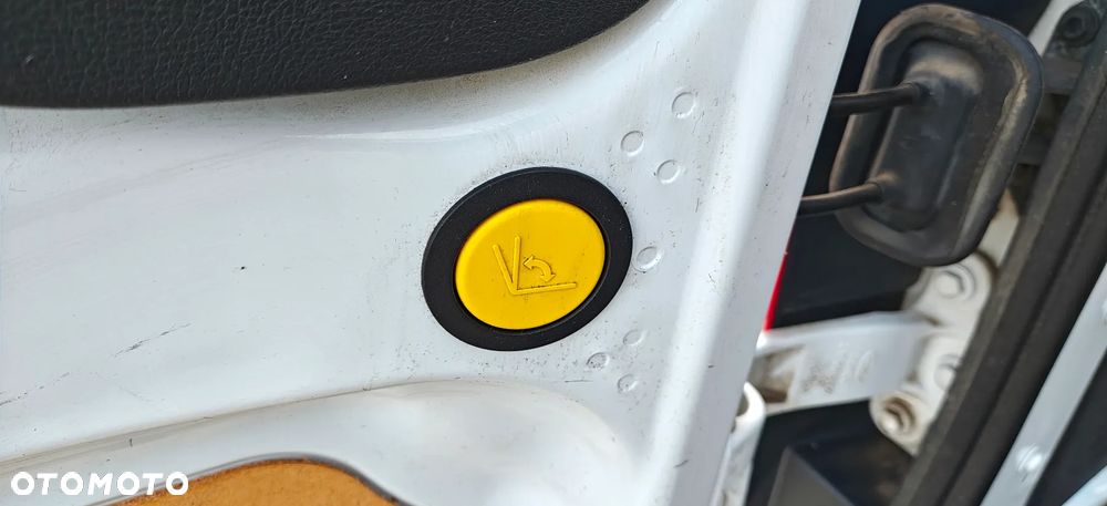 Ford Transit Connect - 14