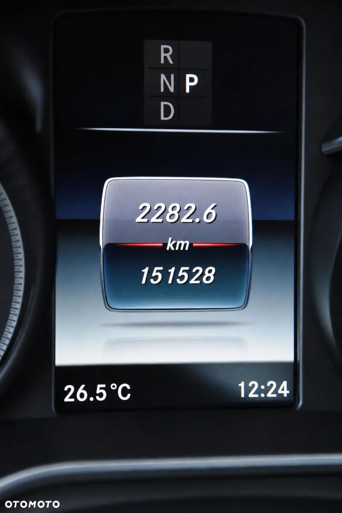 Mercedes-Benz GLC - 33