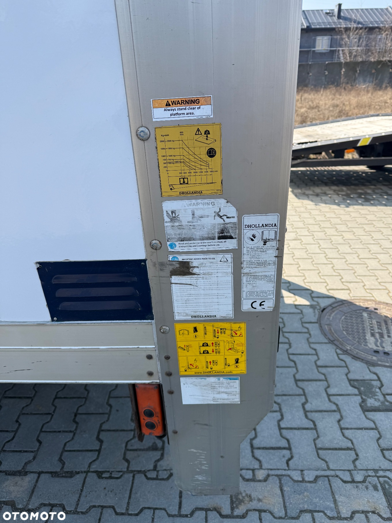 Zabudowa kontener z lekka winda DHollandia IVECO Daily 70c - 7