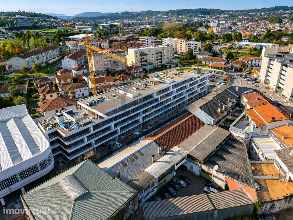 T4 | Pronto Habitar | Centro de Paços de Ferreira | Varanda, piscin... - Grande imagem: 5/10