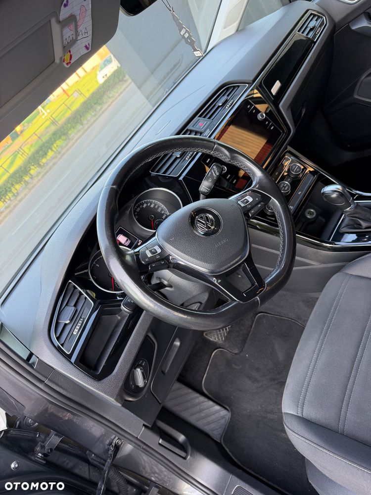 Volkswagen Touran - 13