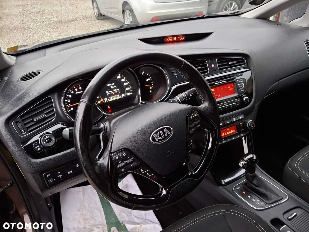 Kia Ceed 1.6 CRDi 128 Spirit - 25