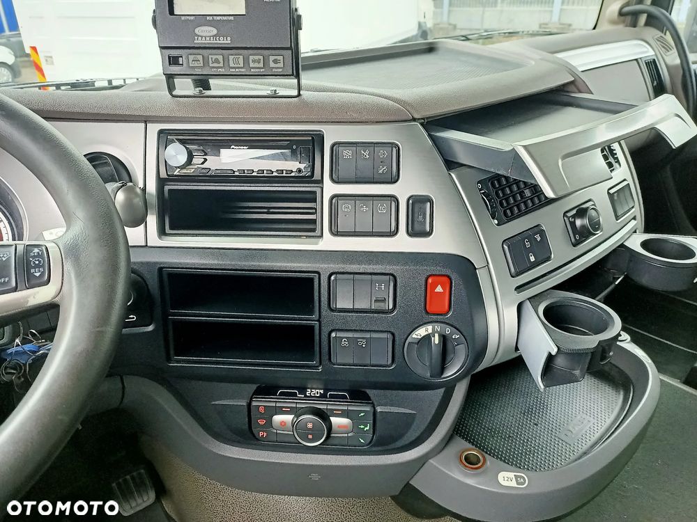 DAF XF450 6X2 Chłodnia Izoterma Carrier Supra 950 2szt - 17