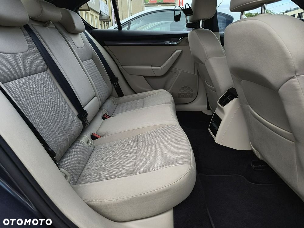Skoda Octavia 2.0 TSI 4x4 Style DSG - 18