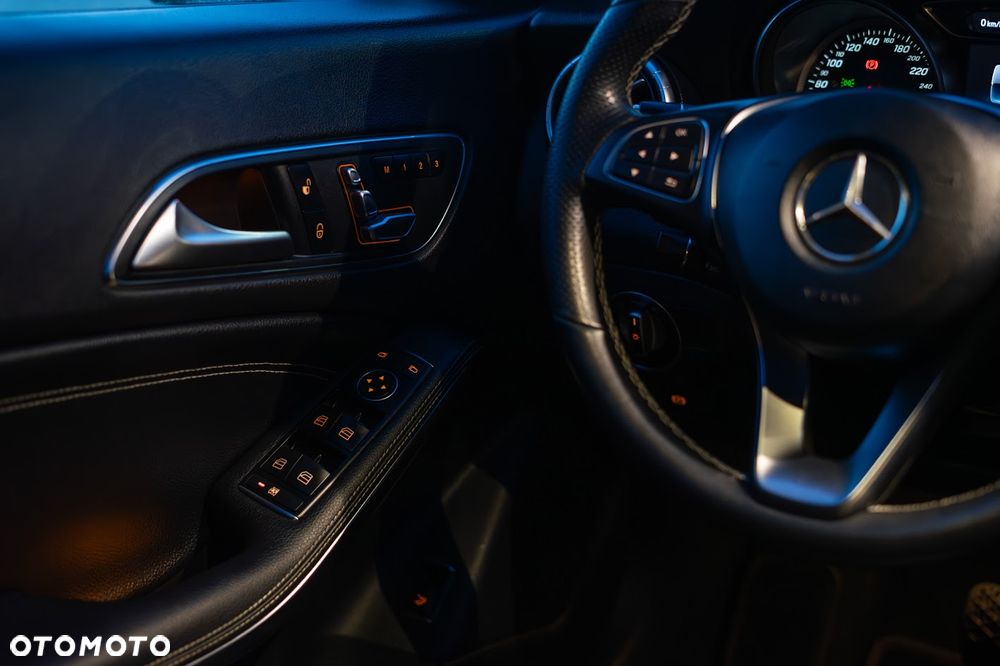 Mercedes-Benz CLA 250 7G-DCT UrbanStyle Edition - 10
