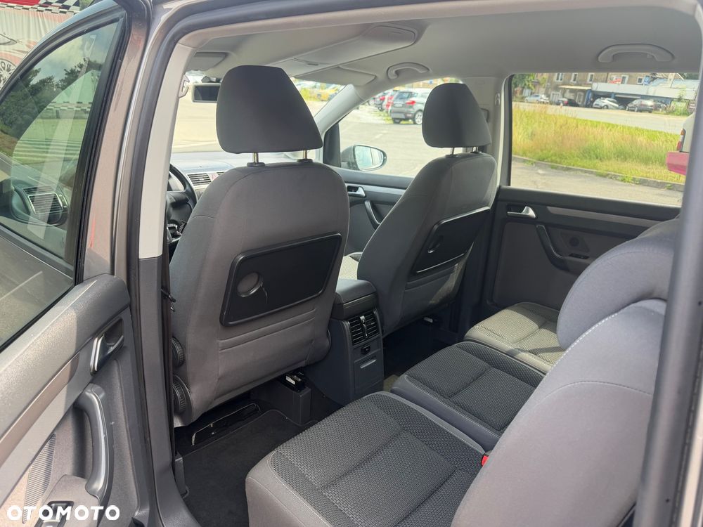 Volkswagen Touran 1.6 TDI DPF BlueMotion Technology Comfortline - 11