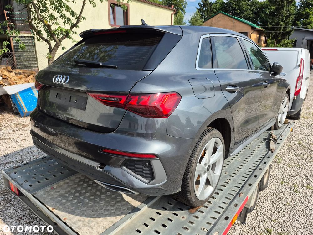 Audi A3 Sportback 40 TFSIe S tronic S line - 2