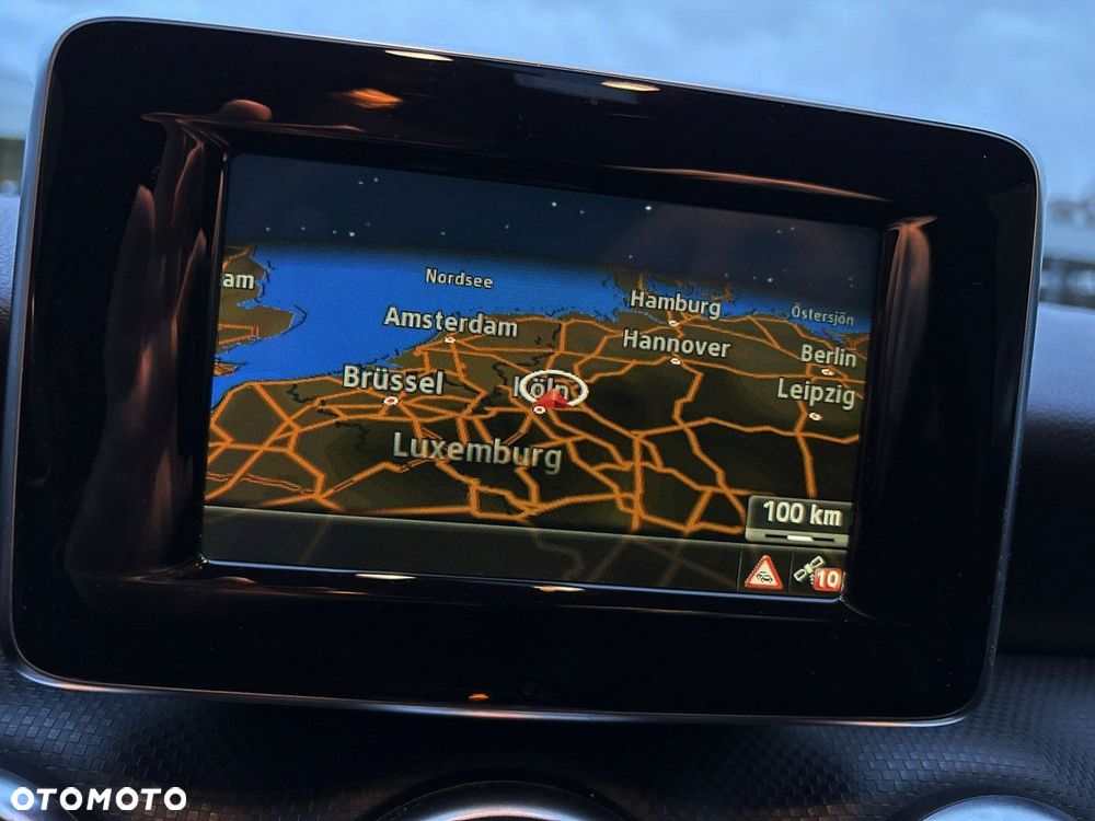 Mercedes-Benz Klasa A 180 Urban - 8