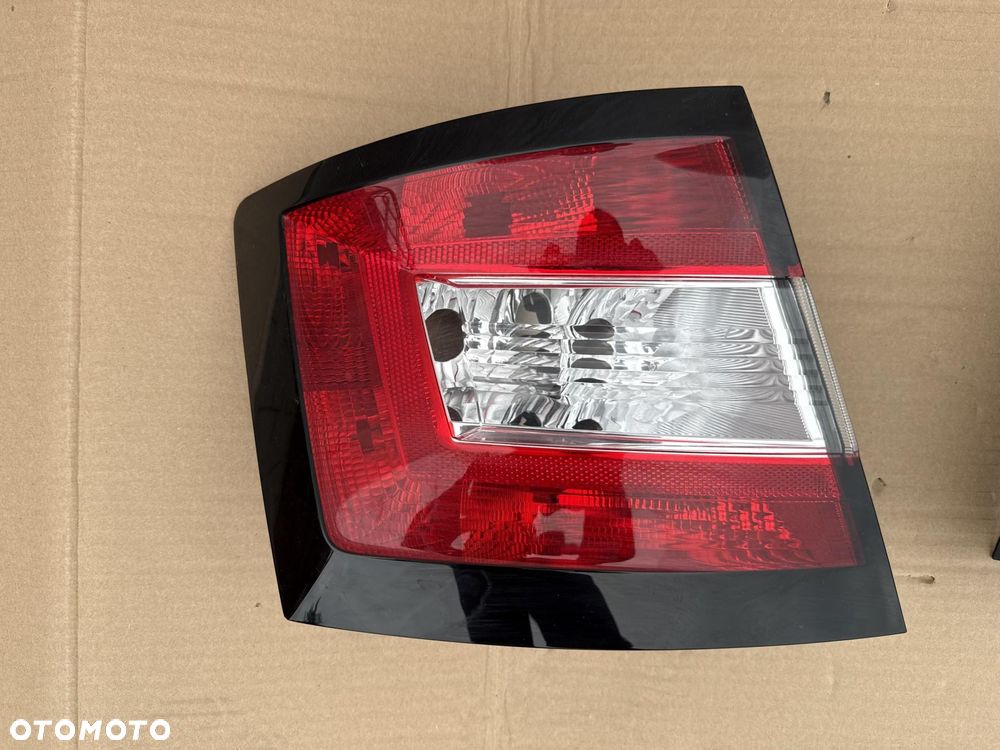 SKODA FABIA III LAMPA TYLNA PRAWA LEWA - 2