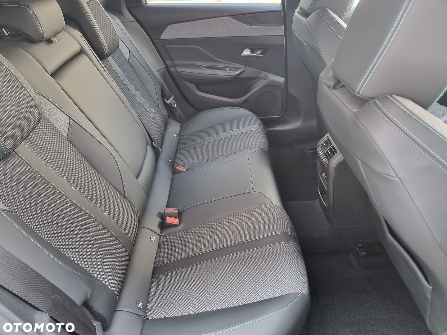 Peugeot 308 1.5 BlueHDi Allure S&S - 21
