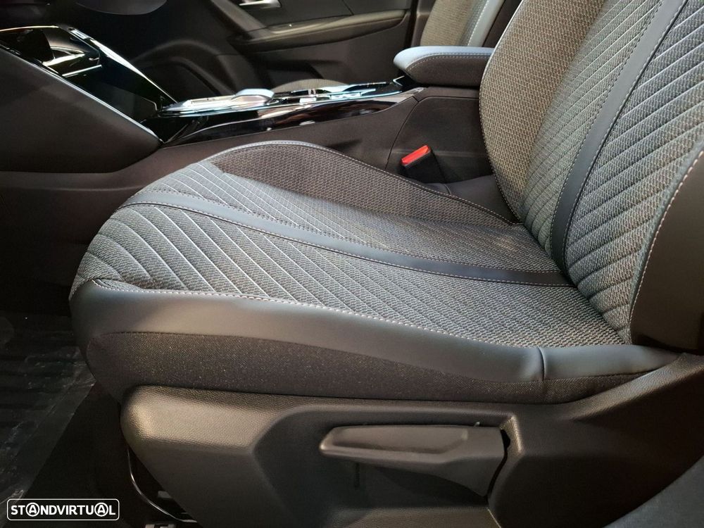 Peugeot 2008 1.2 Hybrid Allure e-DCS6 - 24