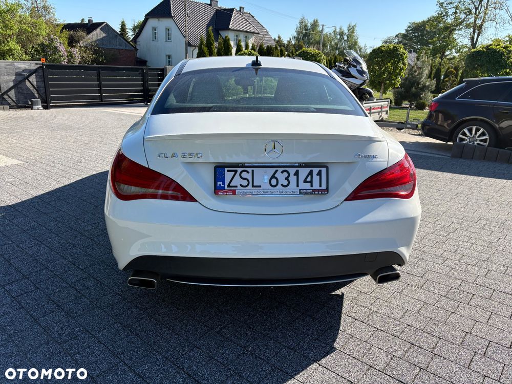 Mercedes-Benz CLA 250 4-Matic - 5