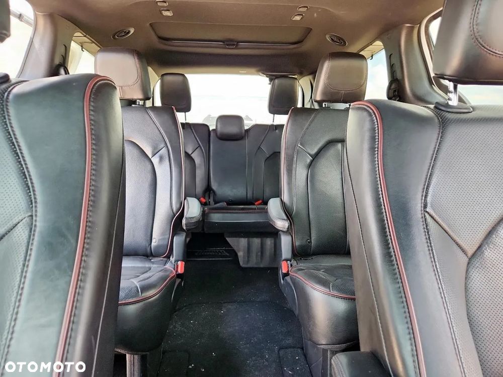 Chrysler Pacifica - 10