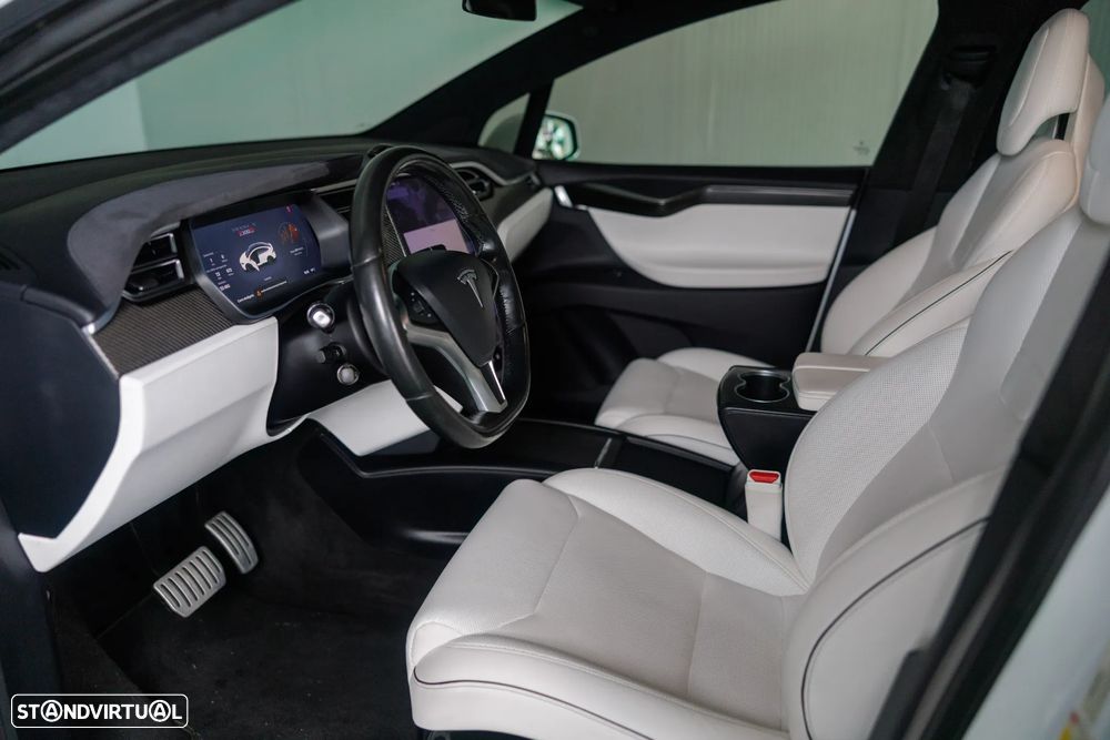 Tesla Model X P100D - 21