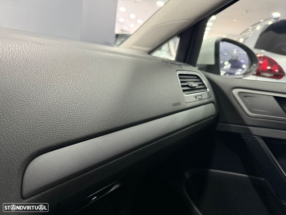 VW Golf 1.6 TDi DPF BlueMotion Comfortline - 17