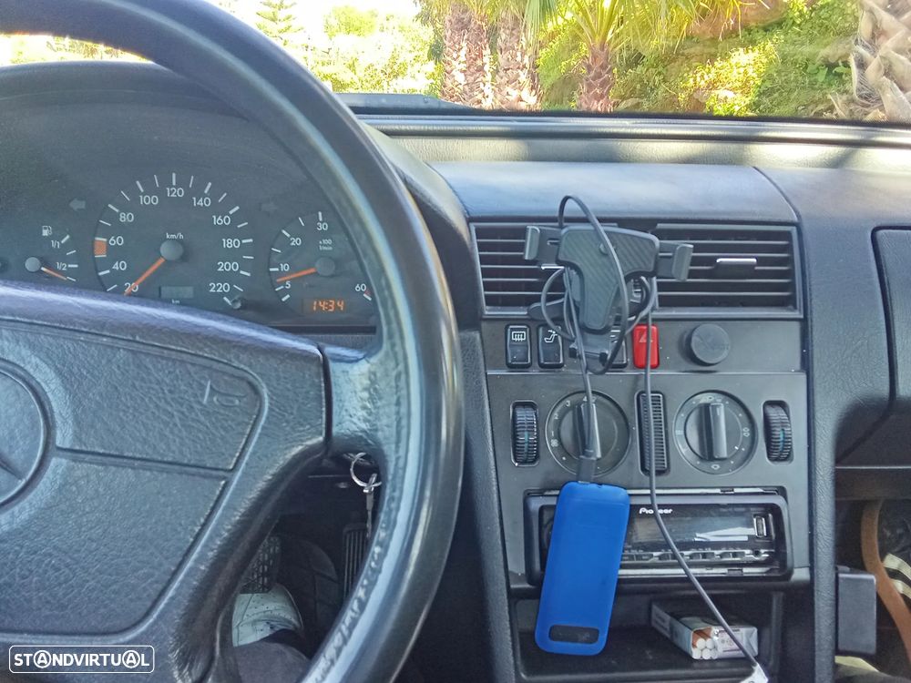 Mercedes-Benz C 200 D Elegance - 2