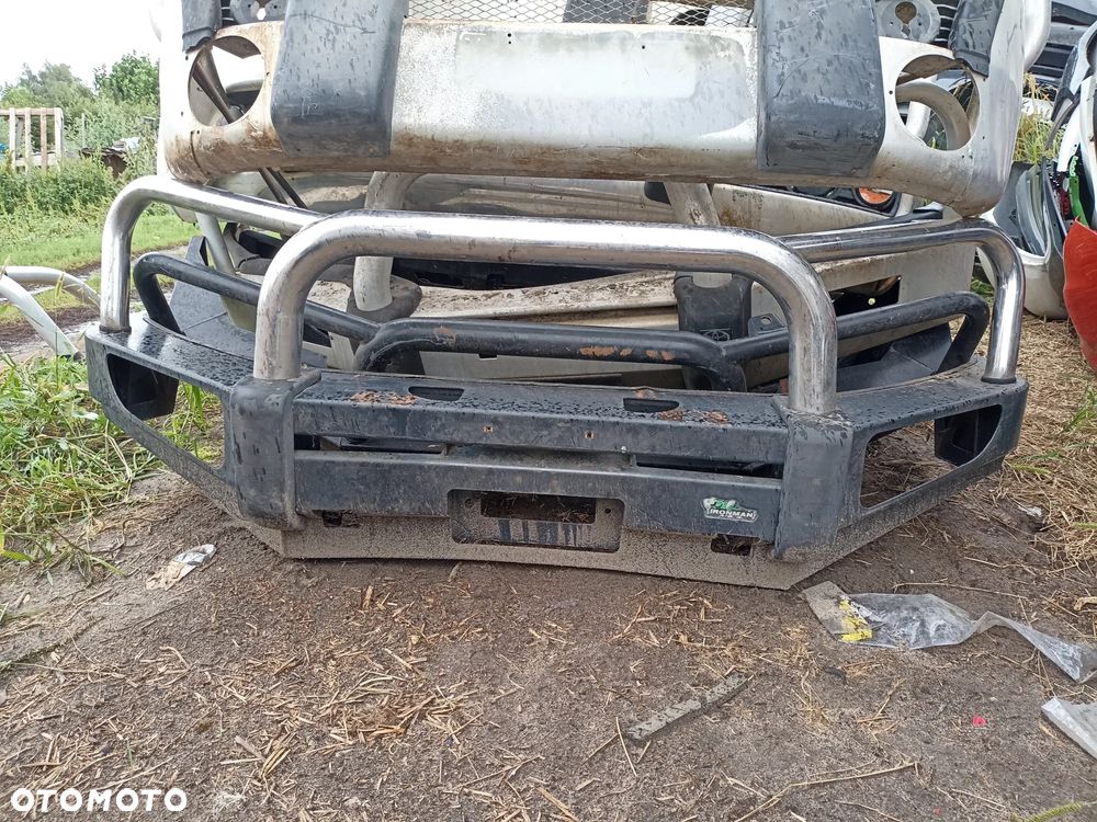 ZDERZAK TOYOTA HILUX  PRZEDNI KOMPLETNY - 1