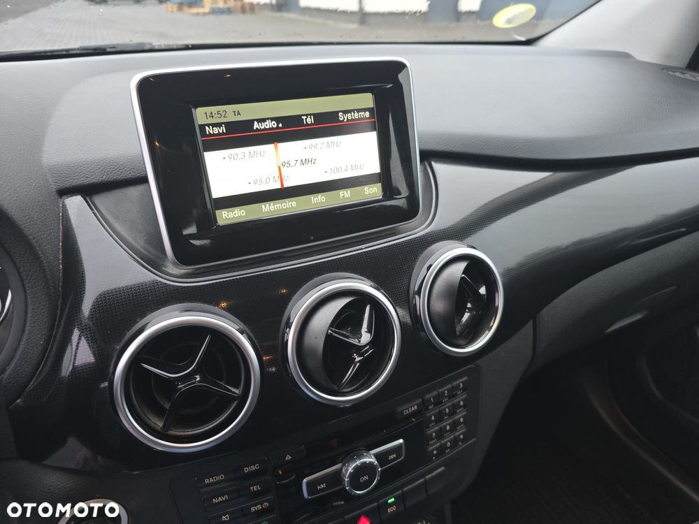 Mercedes-Benz Klasa B 180 d BlueEFFICIENCY Edition Style - 24