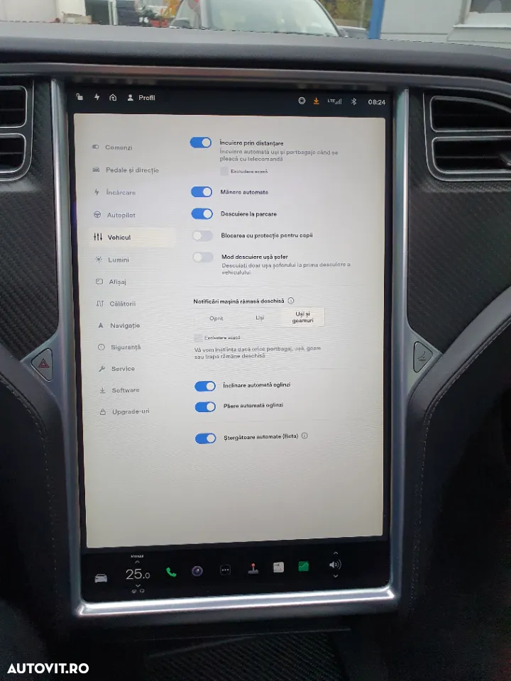 Tesla Model S - 21