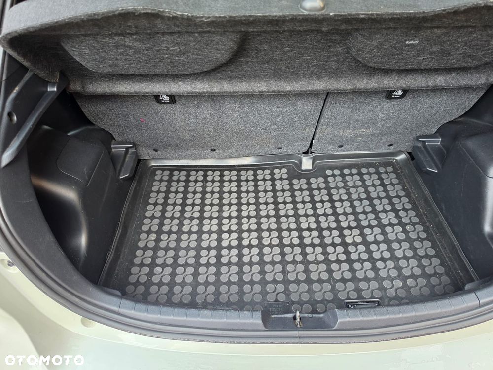Toyota Yaris 1.5 Selection CVT - 9