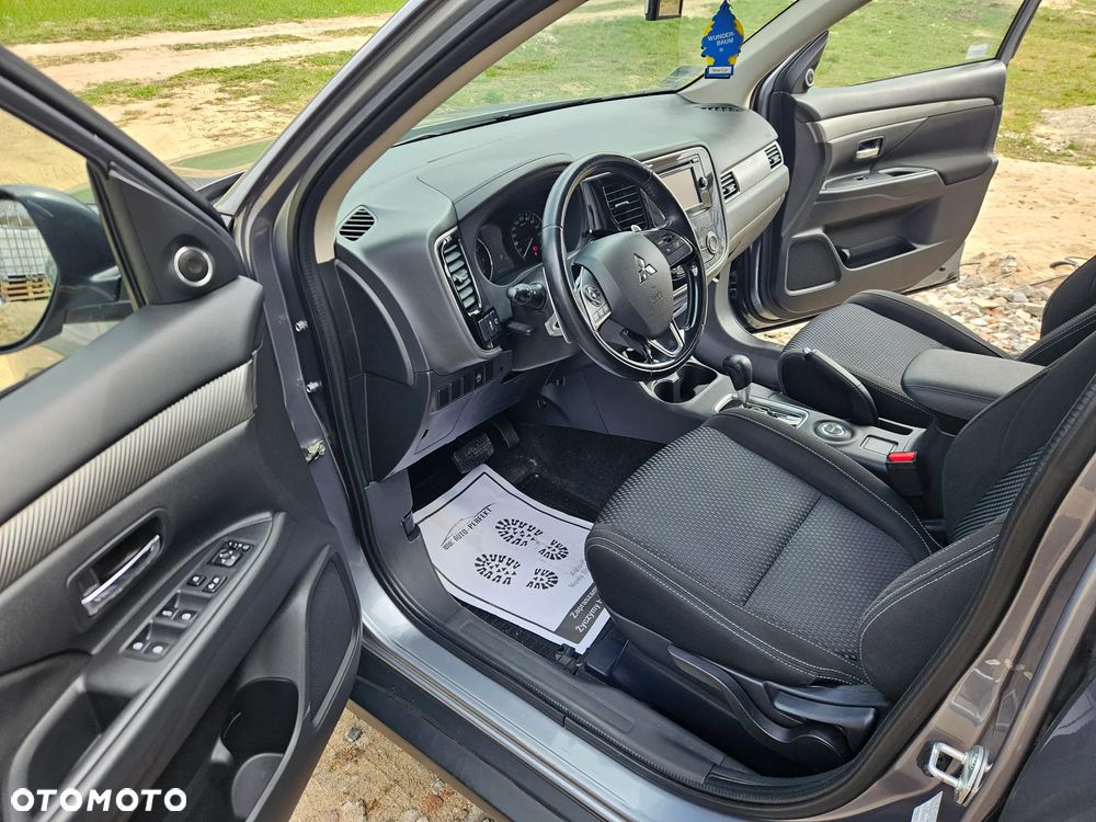 Mitsubishi Outlander 2.0 Intense + SDA 4WD CVT - 16