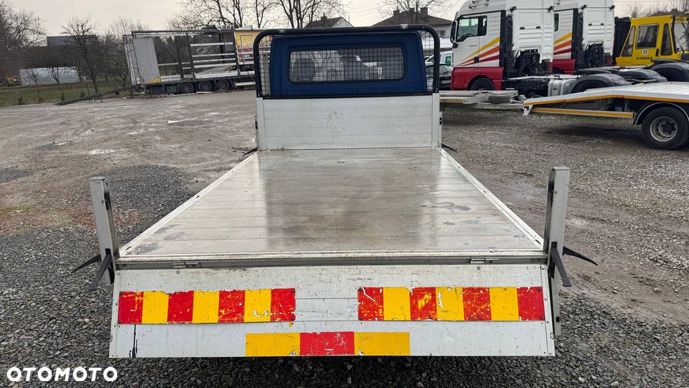 Mercedes-Benz Sprinter - 13