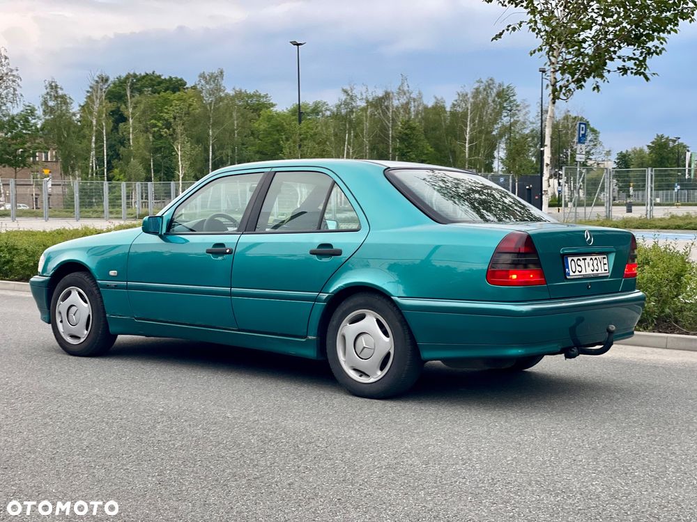 Mercedes-Benz Klasa C 220 T CDI Classic - 4