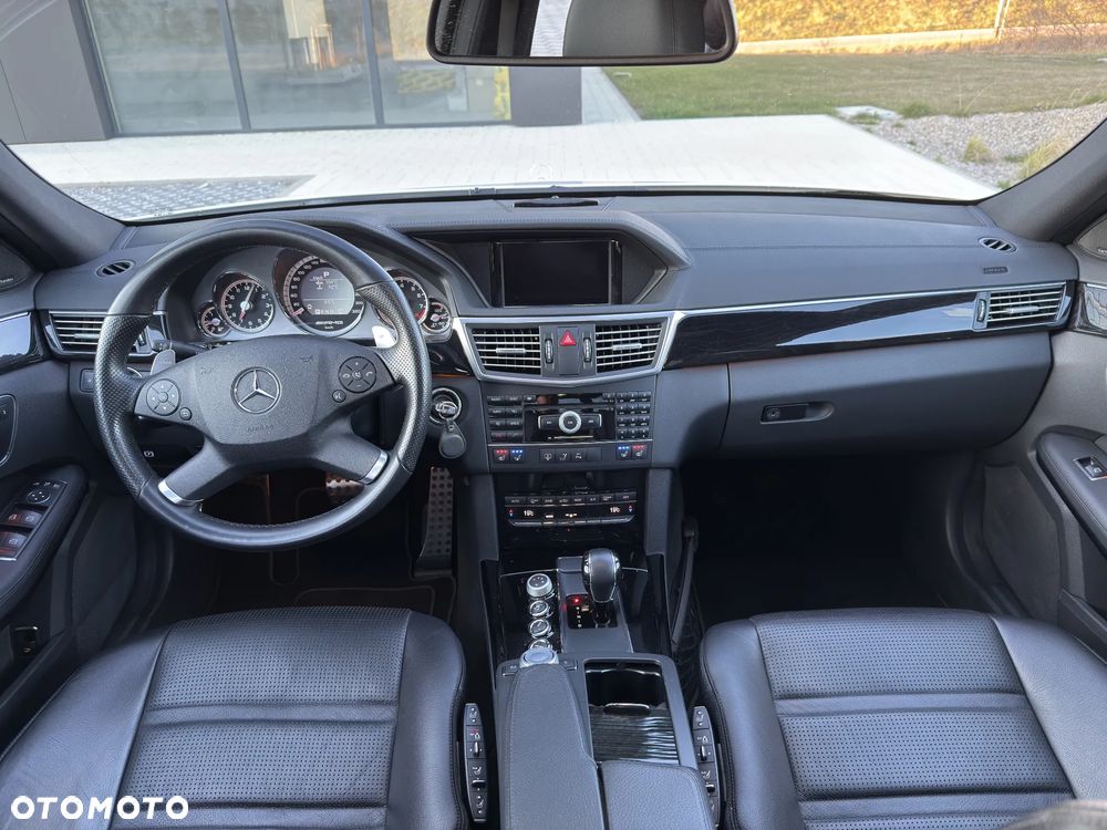 Mercedes-Benz Klasa E 63 AMG - 22