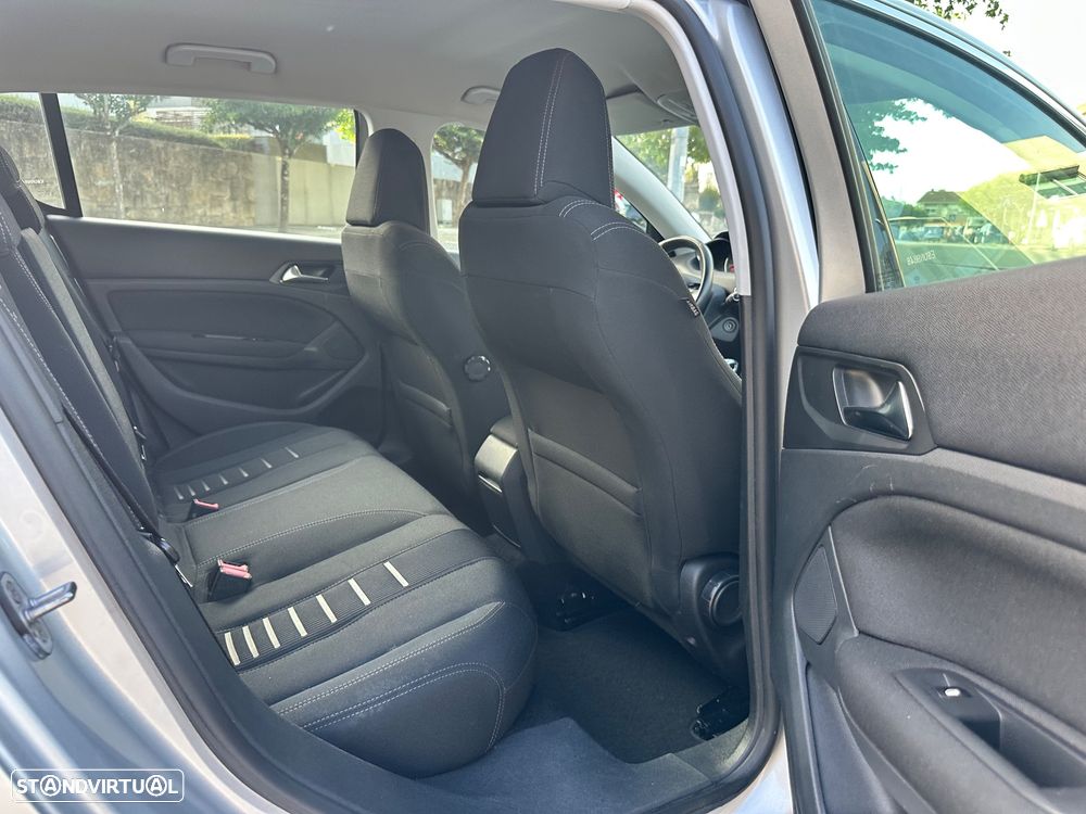 Peugeot 308 e-HDi FAP 115 Stop&Start Allure - 28