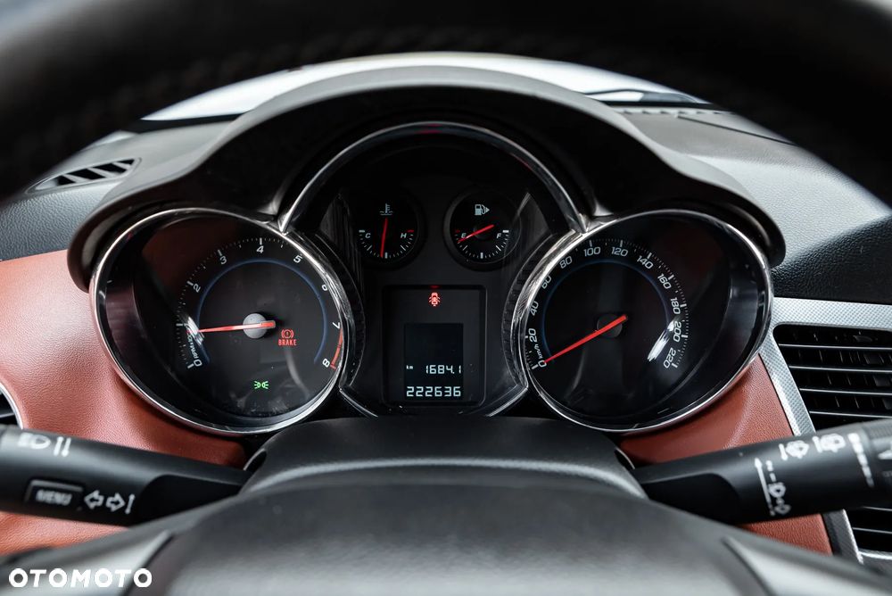 Chevrolet Cruze - 18