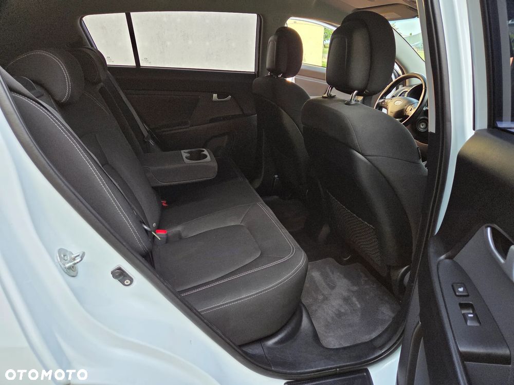 Kia Sportage 2.0 L - 19