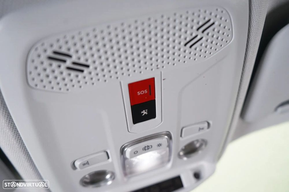 Peugeot 2008 1.2 PureTech Allure Pack EAT8 - 37