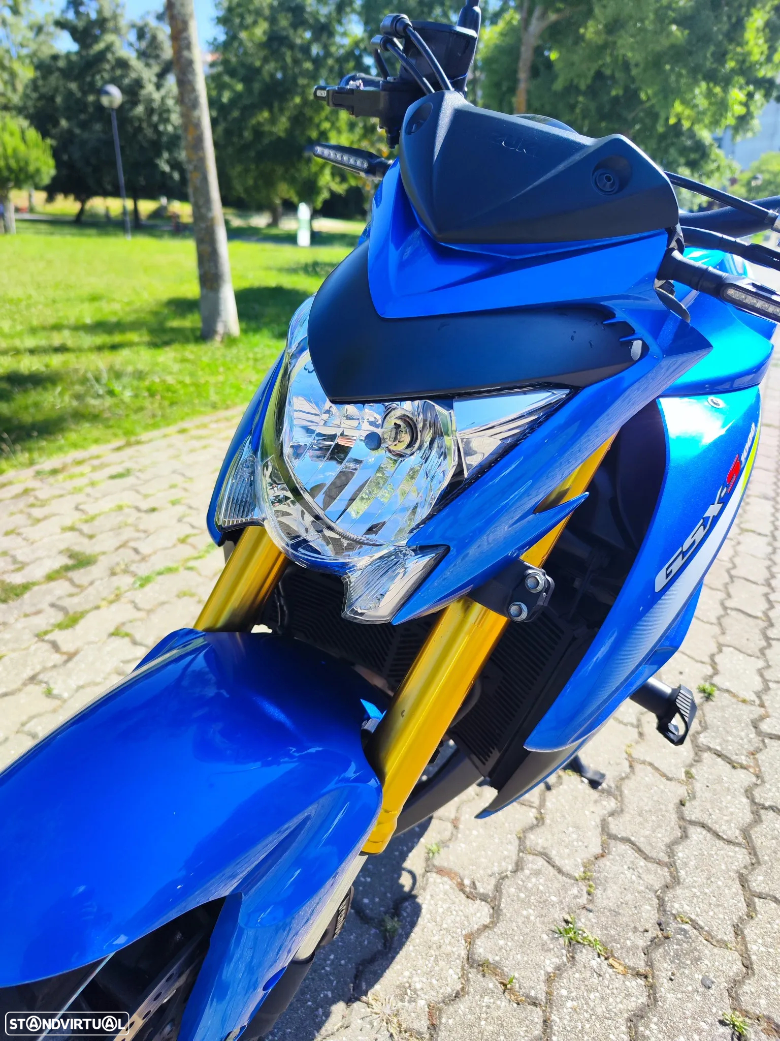 Suzuki GSX S 1000 - 4