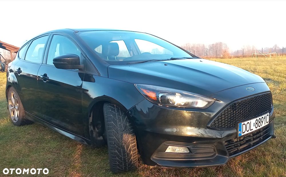 Ford Focus 2.0 EcoBoost ST mit Leder-Sport-Paket - 2