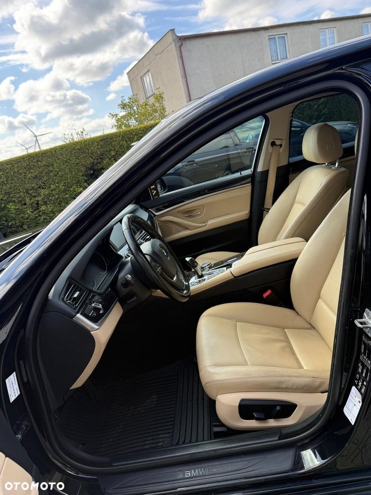 BMW Seria 5 520d xDrive - 13