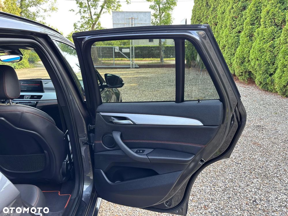 BMW X1 sDrive18d Sport Line - 17