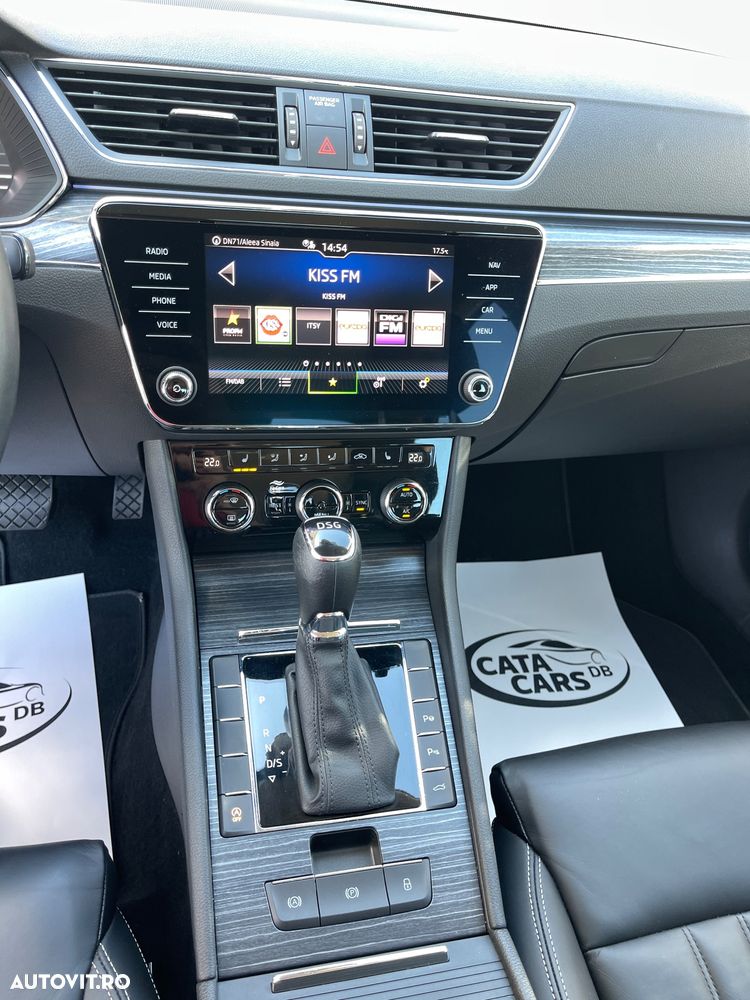 Skoda Superb 2.0 TDI DSG Premium Edition - 32
