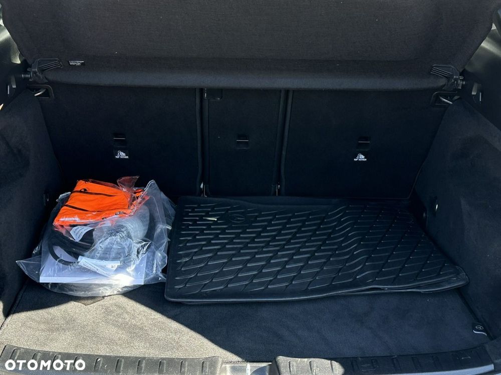 Mercedes-Benz GLA 250 e 8G-DCT Progressive - 13