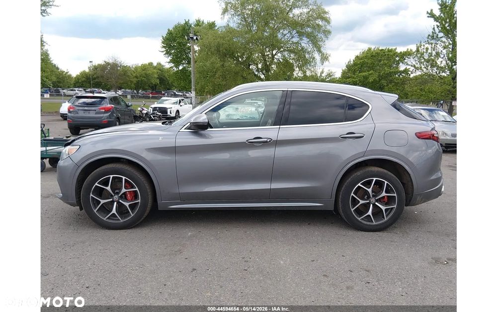 Alfa Romeo Stelvio - 10